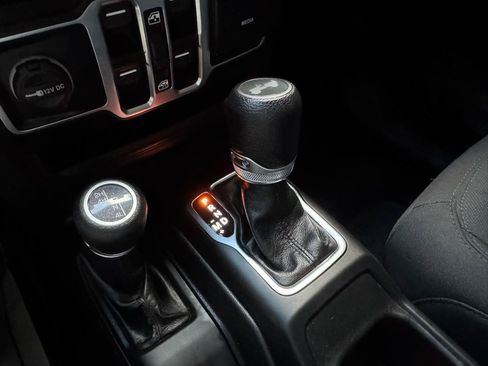 Used 2022 Jeep Wrangler Unlimited Sport AWD/4WD image 42