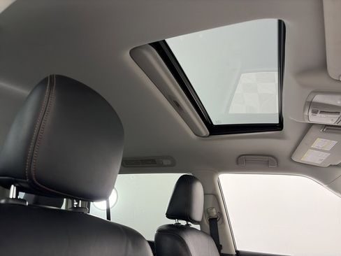 Used 2018 Nissan Armada SL w/ Moonroof Package image 32