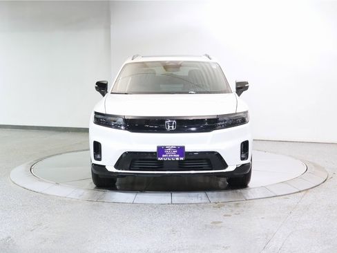 Used 2025 Honda Prologue Touring image 2