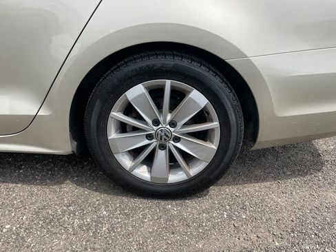 Used 2015 Volkswagen Jetta SE FWD image 30