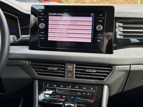 Used 2025 Volkswagen Jetta SE image 18