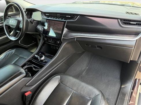 Used 2022 Jeep Grand Cherokee L Limited image 13