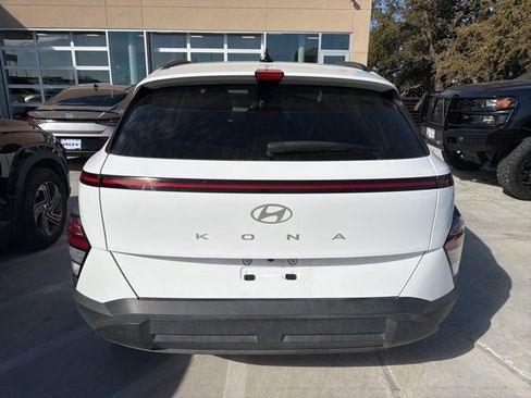 Used 2024 Hyundai Kona SEL w/ Convenience Package image 5