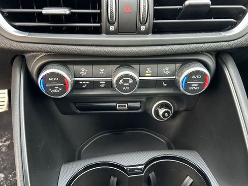 New 2025 Alfa Romeo Giulia AWD w/ Driving Assist Package image 17