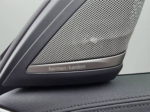 Used 2018 BMW 530e xDrive image 31