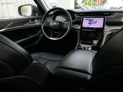 Used 2023 Jeep Grand Cherokee L Limited image 22