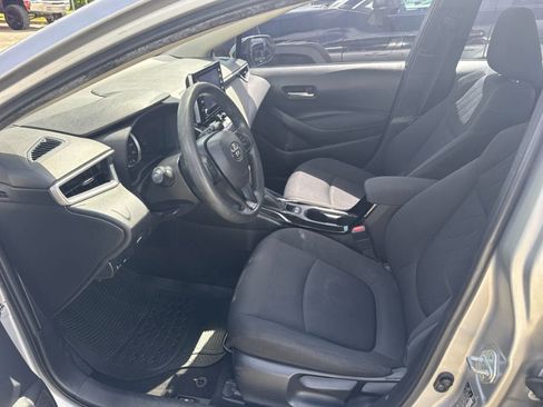 Used 2020 Toyota Corolla LE FWD image 11