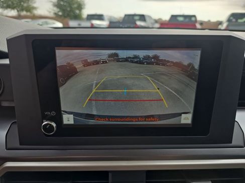 Used 2025 Toyota Tacoma SR5 AWD/4WD image 22