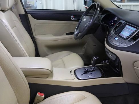Used 2010 Hyundai Genesis 4.6 image 27