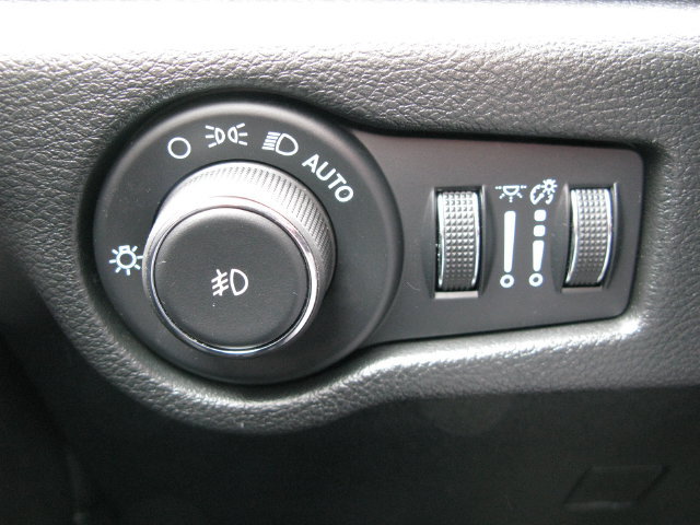 Used 2025 Chrysler Pacifica Limited FWD image 20