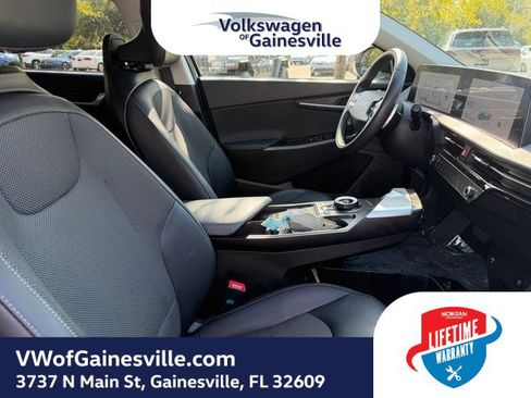 Used 2024 Kia EV6 Light RWD image 9