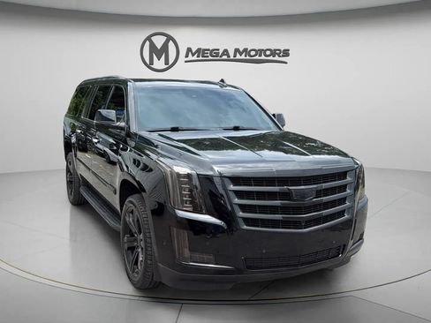 Used 2018 Cadillac Escalade ESV Luxury RWD image 11