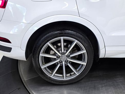 Used 2018 Audi Q3 2.0T Premium Plus w/ Premium Plus Package AWD/4WD image 43