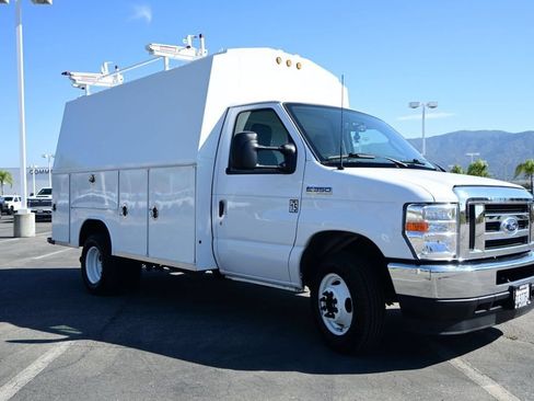 Used 2023 Ford E-350 and Econoline 350 Super Duty w/ Power Windows & Locks Group RWD image 4