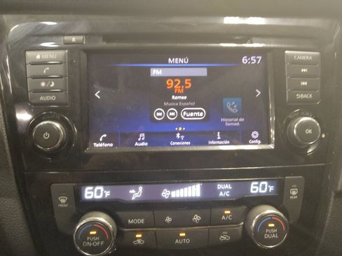 Used 2018 Nissan Rogue SV FWD image 25