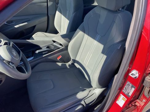 Used 2024 Hyundai Elantra SEL image 12