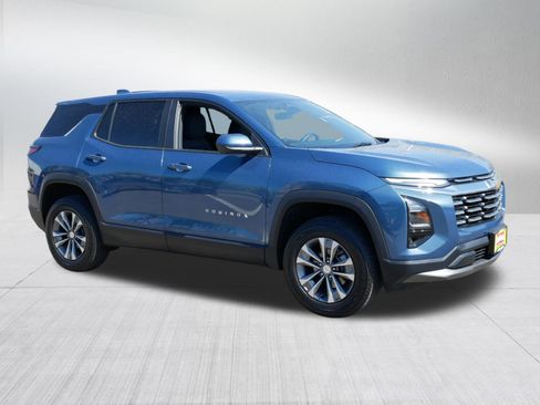 Used 2025 Chevrolet Equinox LT w/ Safety and Technology Package FWD image 8