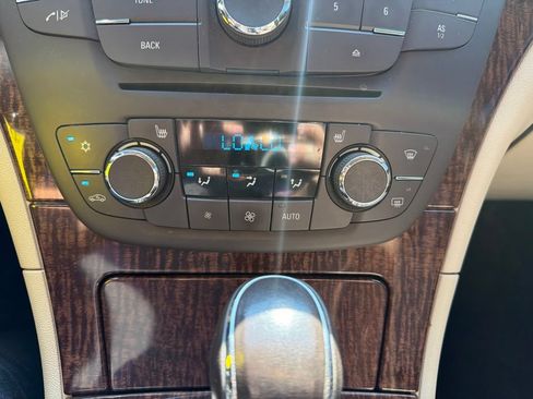 Used 2012 Buick Regal Leather FWD image 20