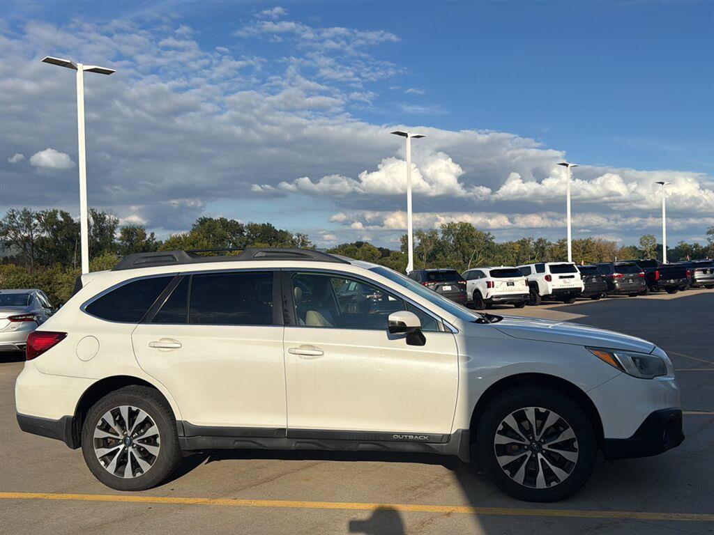 Used 2015 Subaru Outback 2.5i Limited AWD/4WD image 4