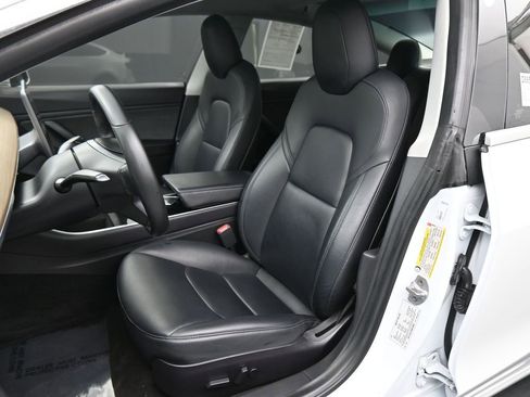 Used 2019 Tesla Model 3 Standard Range Plus image 14