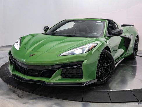 Used 2026 Chevrolet Corvette Z06 RWD image 5