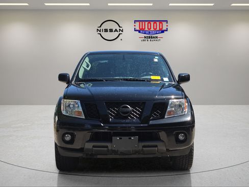 Used 2020 Nissan Frontier SV w/ Midnight Edition Floor Mats AWD/4WD image 6