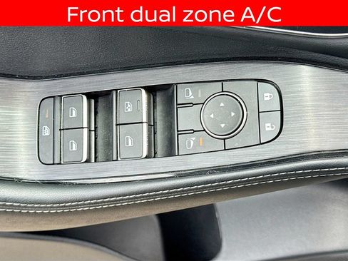 Used 2025 Nissan Rogue Platinum w/ Platinum Premium Package FWD image 18
