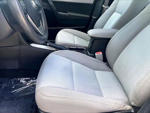 Used 2016 Toyota Corolla LE FWD image 16