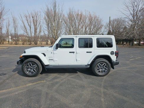 Used 2024 Jeep Wrangler Sahara w/ Technology Group image 2