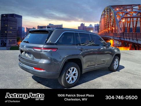 Used 2022 Jeep Grand Cherokee Limited AWD/4WD image 3
