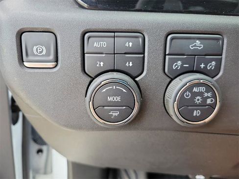 Used 2024 Chevrolet Silverado 1500 LT Trail Boss w/ Convenience Package II image 23