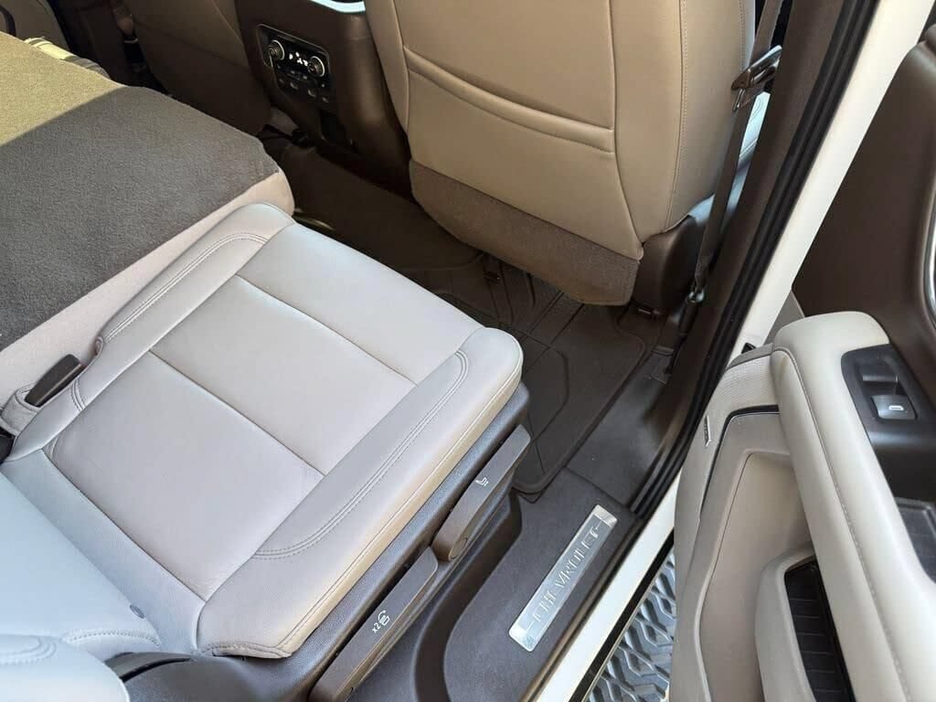 Used 2021 Chevrolet Tahoe Z71 w/ Luxury Package AWD/4WD image 13