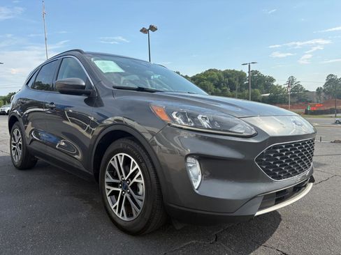 Used 2020 Ford Escape SEL FWD image 3