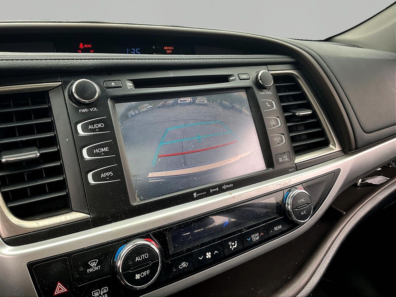 Used 2018 Toyota Highlander XLE AWD/4WD image 14