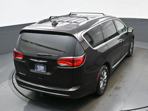 Used 2019 Chrysler Pacifica Touring-L Plus image 39
