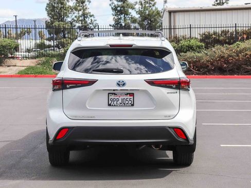 Certified 2024 Toyota Highlander XLE AWD/4WD image 6