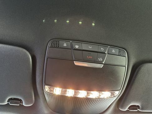 Used 2022 Mercedes-Benz GLC 300 4MATIC image 24
