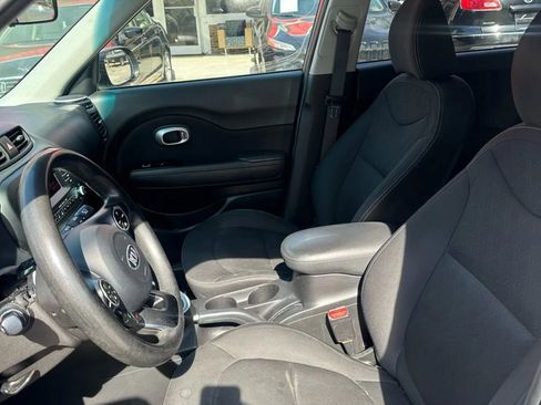 Used 2014 Kia Soul FWD image 7