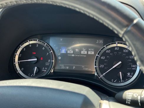 Used 2022 Toyota Highlander XLE image 30