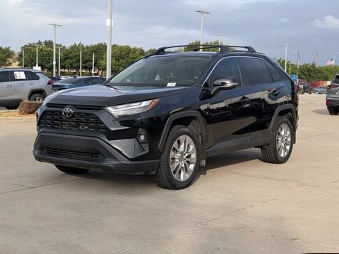 Used 2024 Toyota RAV4 XLE Premium FWD image 9