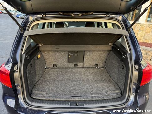 Used 2012 Volkswagen Tiguan S image 8