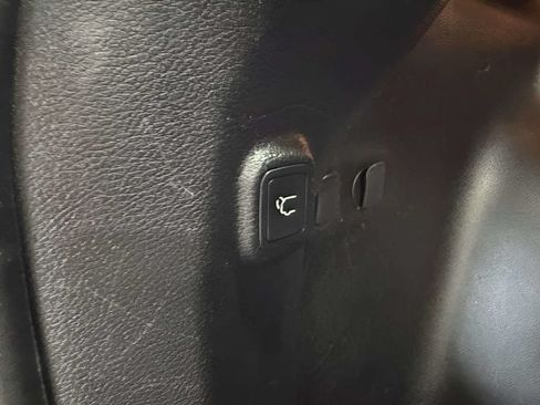 Used 2021 Jeep Cherokee Trailhawk AWD/4WD image 8
