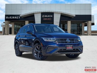 Used 2023 Volkswagen Tiguan SE w/ Panoramic Sunroof Package