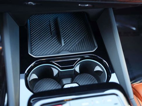 Used 2025 BMW M5 Touring image 14