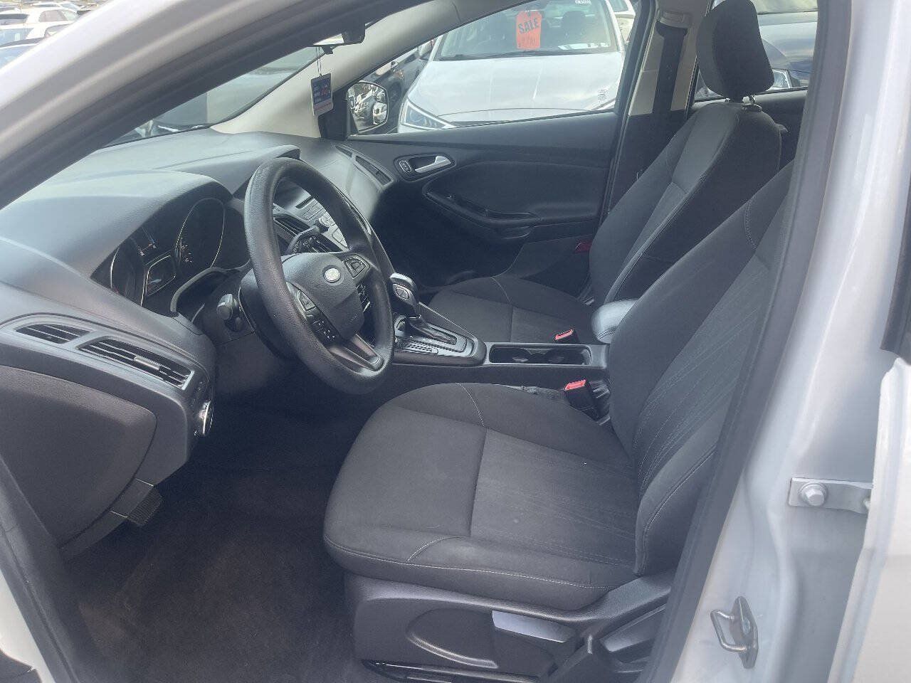 Used 2015 Ford Focus SE FWD image 8