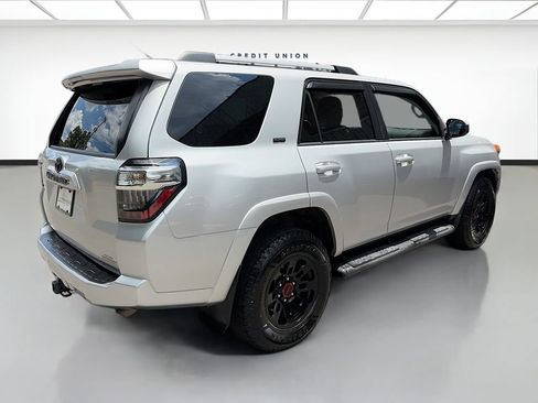 Used 2022 Toyota 4Runner SR5 RWD image 7