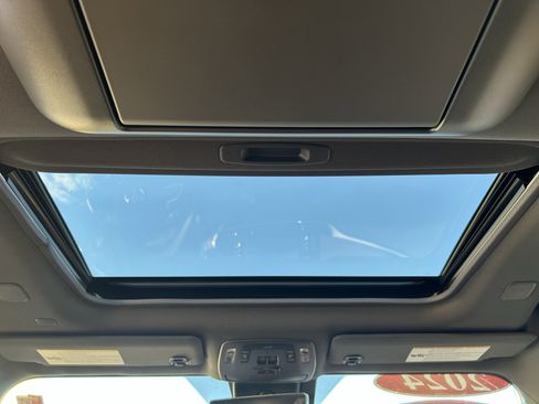 Certified 2024 Toyota Sienna Platinum image 19