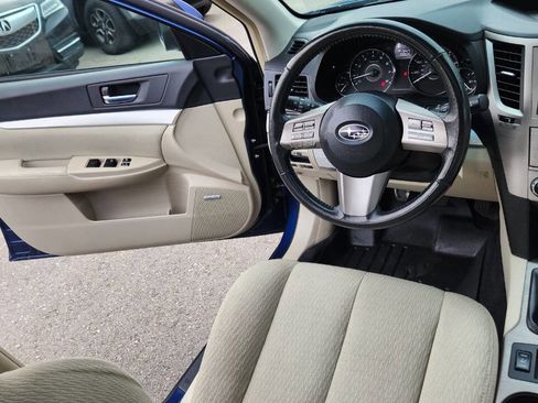 Used 2011 Subaru Outback 2.5i Premium image 32