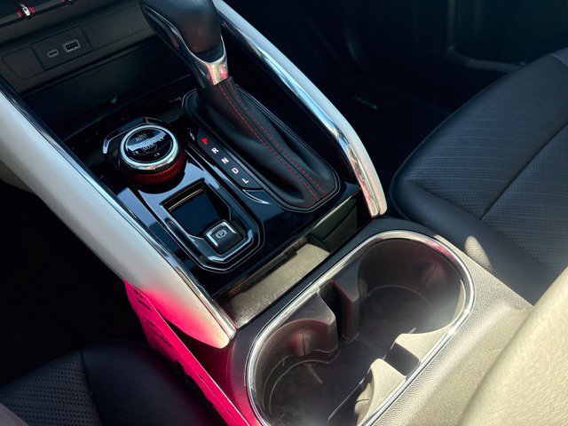 Used 2023 GMC Canyon AT4X AWD/4WD image 32