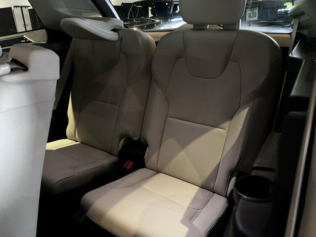 Used 2024 Volvo XC90 B6 Plus AWD/4WD image 17
